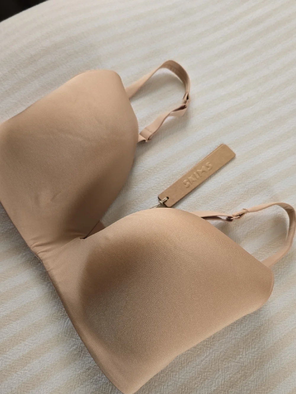 SKIMS Wireless Form Maternity Nursing Bra Size:32F (32DDD) Clay - Picture 2 of 6